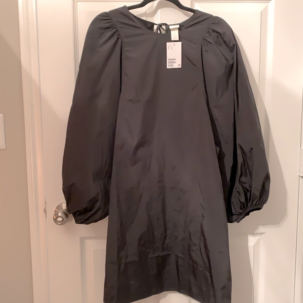 Puff sleeved knee length dress